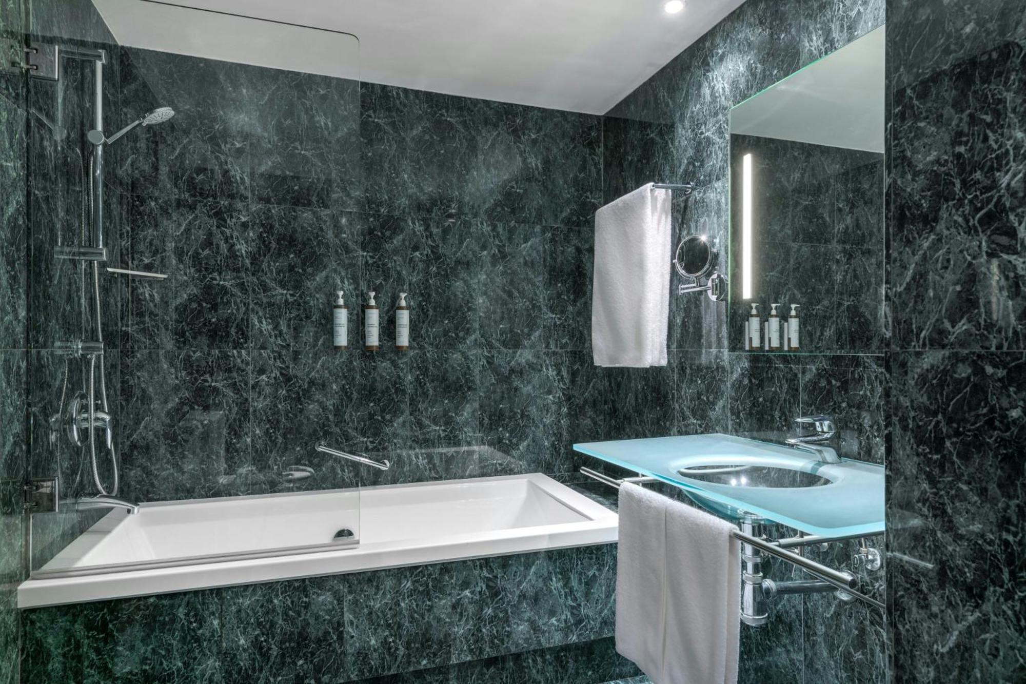 Ac Hotel Zamora By Marriott Bagian luar foto